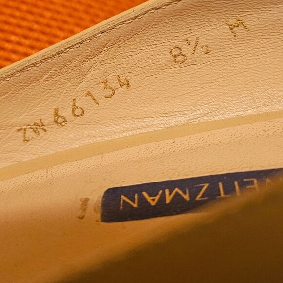 STUART WEITZMAN Stuart 85 Pointed Toe Block Heel Pumps Nude Leather - Size 8 1/2 - Picture 9 of 9